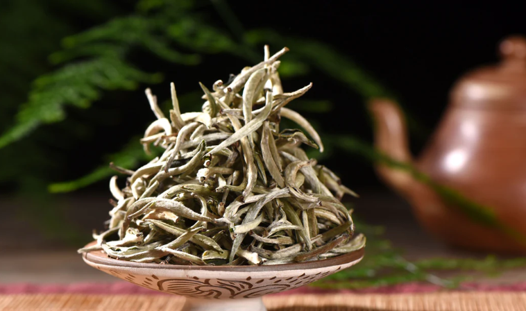 Ezüst tű Fehér Tea